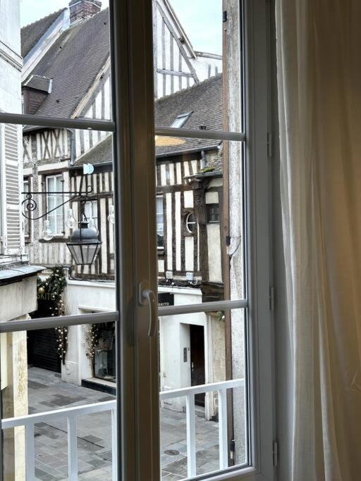 Le Petit Paris Compiegne Daire Dış mekan fotoğraf